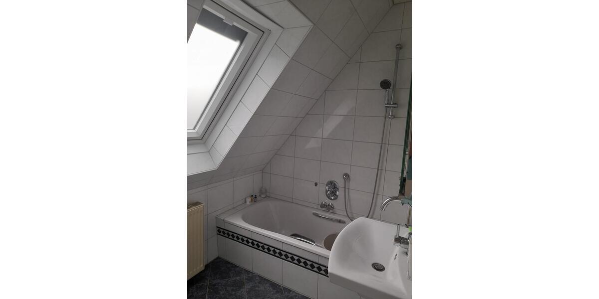 Etagenwohnung Unna Hemmerde - 3 Zimmer, 120 m&sup2;, 870&euro; | Angebot:26643582