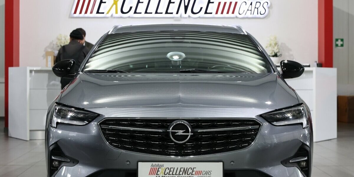 Opel Insignia ST 2.0 D ELEGANCE PANORAMA, MATRIX-LED 125.000 km 15.881 &euro; Hamm 59077