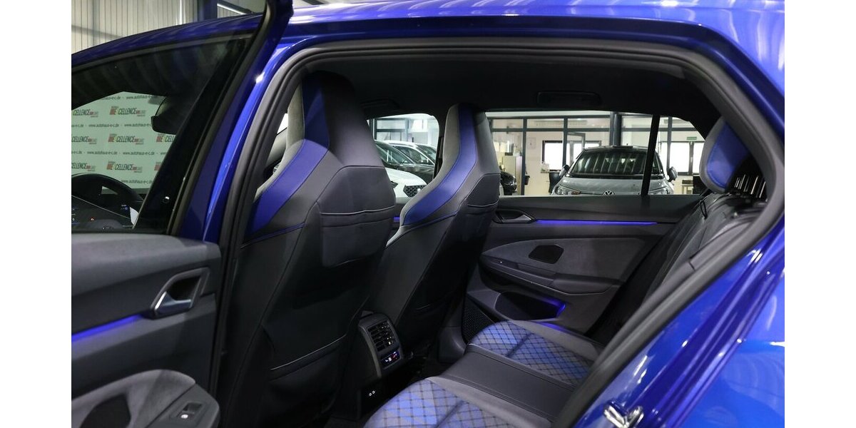 VW Golf VIII 2.0 TSI DSG 4M R-PERFROMANCE BLACK STY 40.000 km 36.777 &euro; Hamm 59077