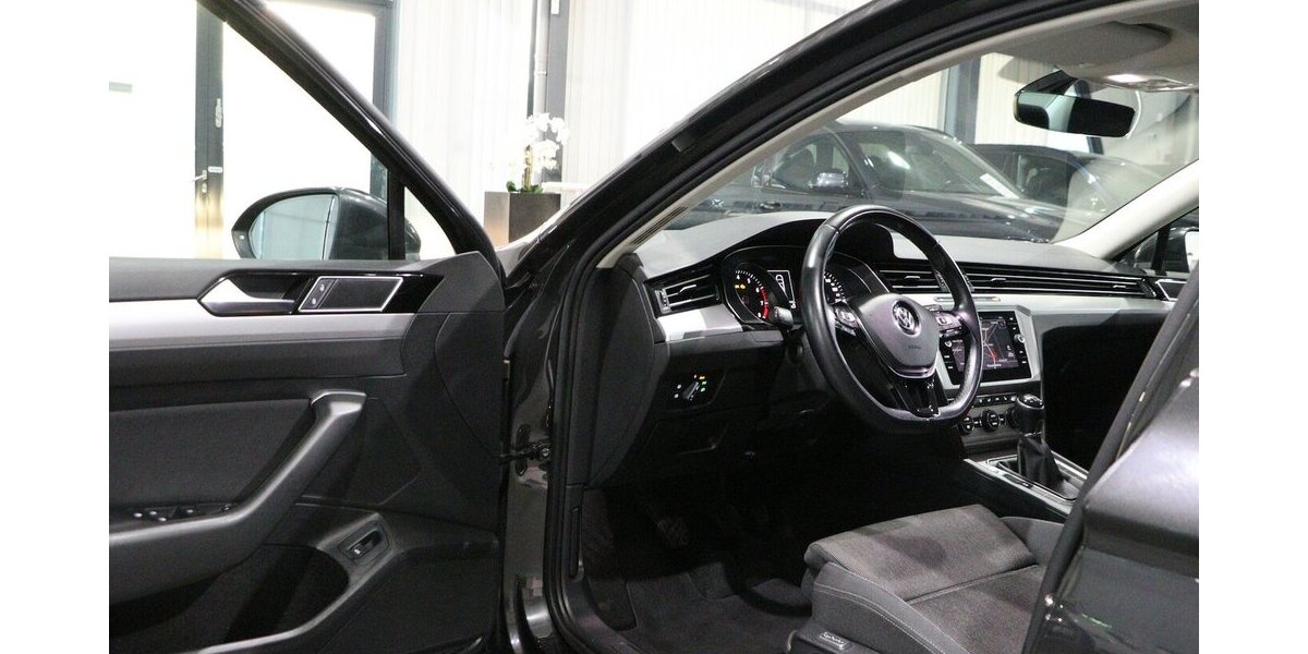 VW Passat 1.4 TSI Comfortline NAVI-DM+APPLE+ANDROID 159.000 km 11.444 &euro; Hamm 59077