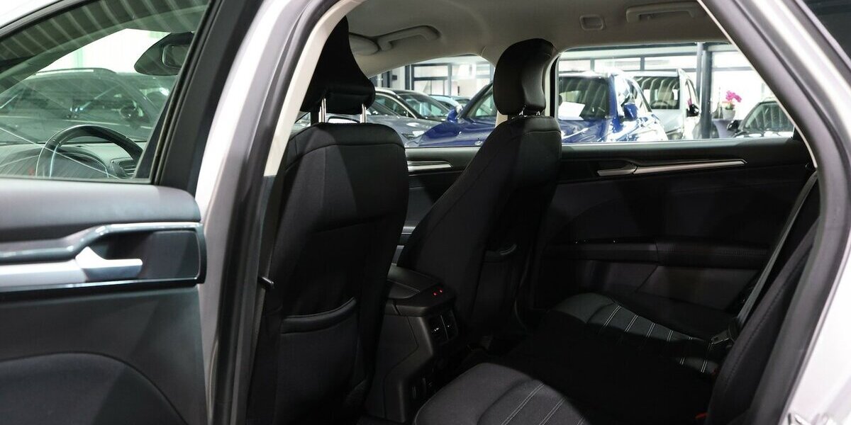 Ford Mondeo Tunier 2.0 EB / LED / NAVI+KAMERA / AHK 124.000 km 15.777 &euro; Hamm 59077