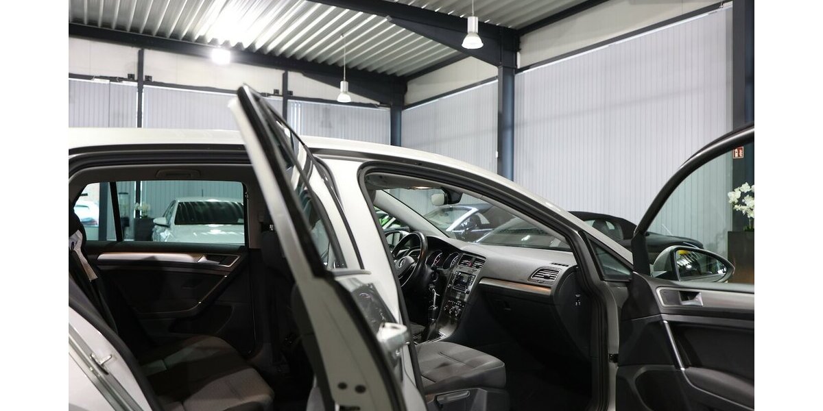 VW Golf VII 1.6 TDI Comfortline COMPOSITION-COLOUR 143.000 km 11.111 &euro; Hamm 59077