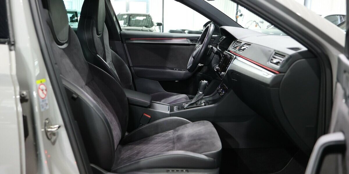 Skoda Superb LIMO TDI DSG 4x4 SPORTLINE GREY & BLACK 97.000 km 27.991 &euro; Hamm 59077