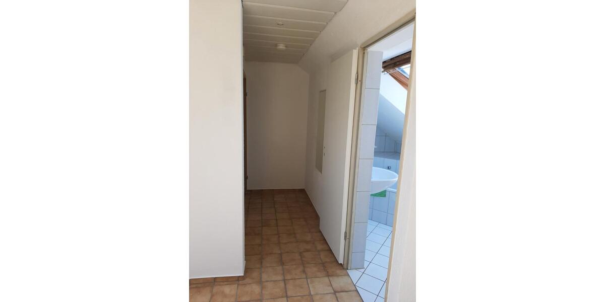 Dachgeschoßwohnung Holzwickede - 2 Zimmer, 37 m&sup2;, 445&euro; | Angebot:25974964