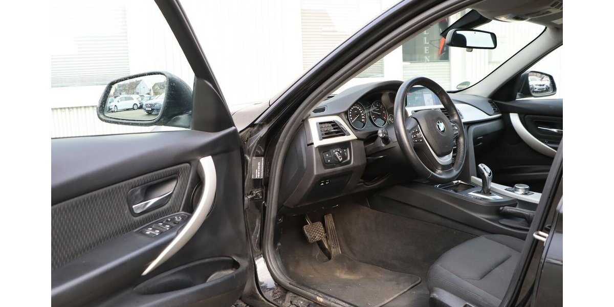 BMW 330d Touring xDrive Advantage / LED, HEAD-UP 227.000 km 11.902 &euro; Hamm 59077