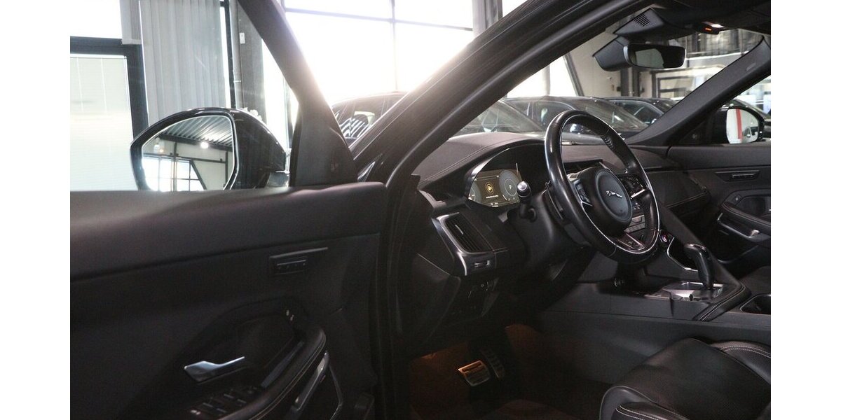 Jaguar E-Pace 2.0 T R-DYNAMIC HSE AWD BLACK PACK / TOP 84.000 km 23.111 &euro; Hamm 59077