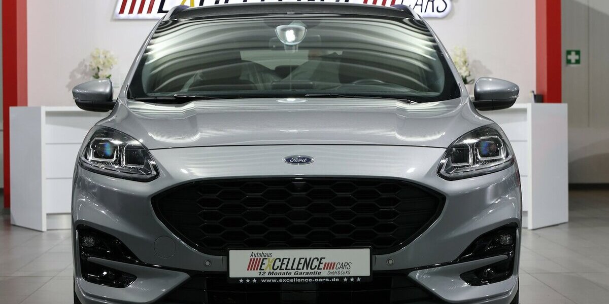 Ford Kuga 2.5 P-HEV ST-LINE-X STYLING SPORT PANORAMA 73.000 km 21.777 &euro; Hamm 59077