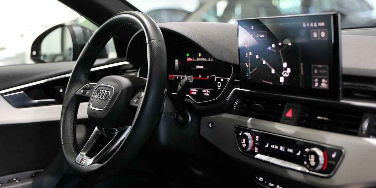 Audi A4 Avant 40 TFSI QUATTRO S-LINE SPORT BLACK TOP 113.000 km 26.888 &euro; Hamm 59077