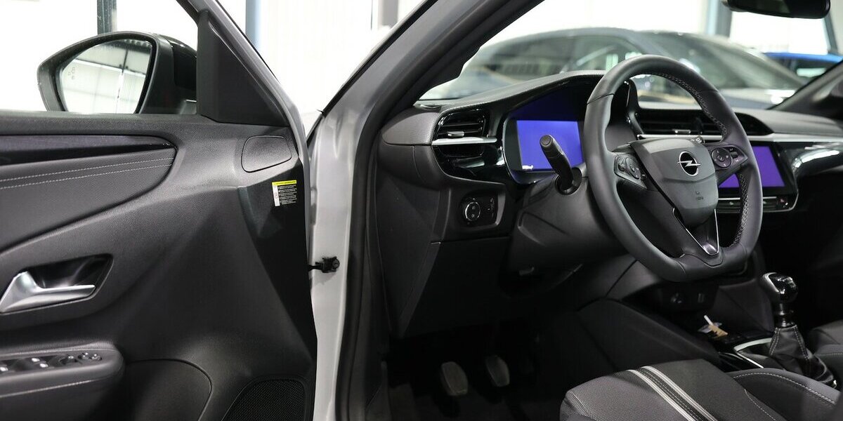 Opel Corsa F 1.2 T GS-SPORT TECH / SILVER & BLACK / 19.000 km 16.991 &euro; Hamm 59077