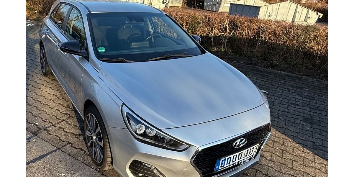 Hyundai i30 60.999 km 15.699 &euro; Hemer 58675