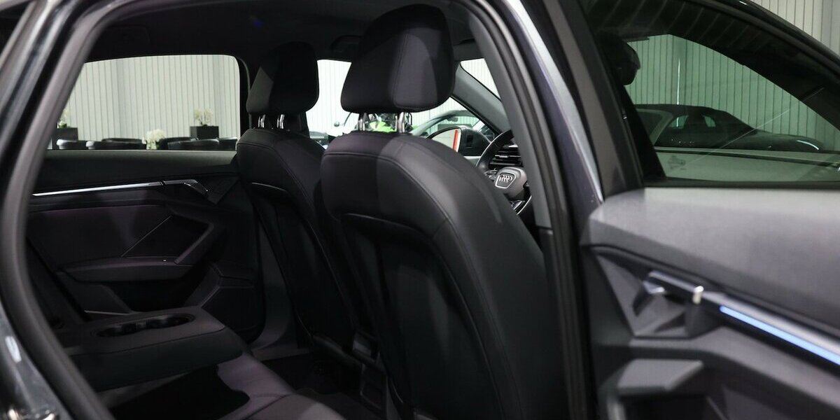 Audi A3 LIMOUSINE 30 TFSI S-LINE MATRIX, VOLL-LEDER 60.000 km 24.777 &euro; Hamm 59077