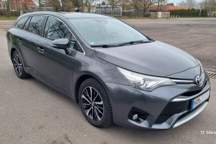 Toyota Avensis 72.254 km 14.990 &euro; Hamm 59071