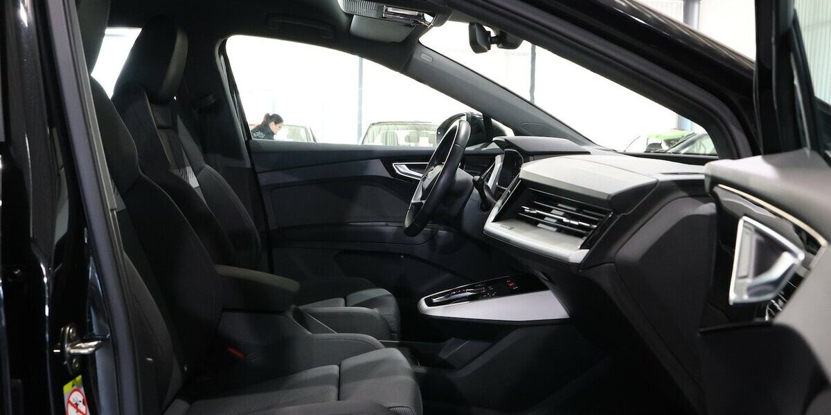 Audi Q4 e-tron 50 SPORTBACK E-TRON Q ADVANCED MATRIX 77.000 km 28.777 &euro; Hamm 59077