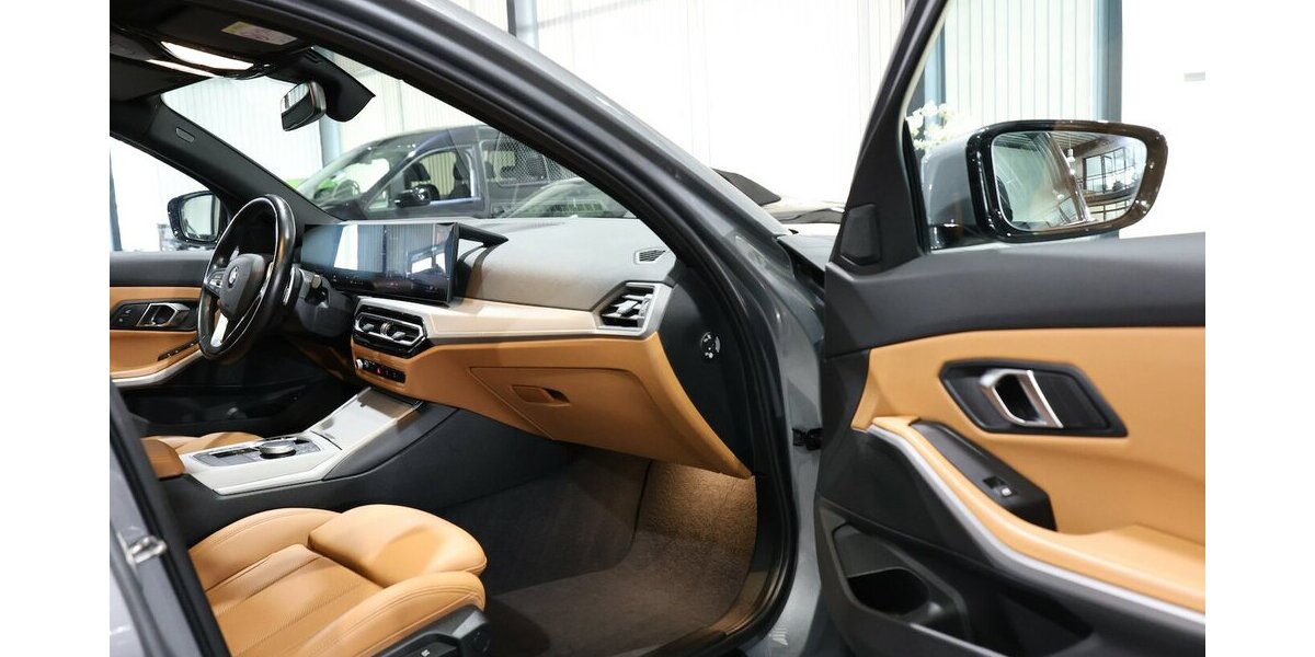 BMW 318d Touring SPORT SHADOW GREY&BROWN / PANORAMA 116.000 km 25.993 &euro; Hamm 59077