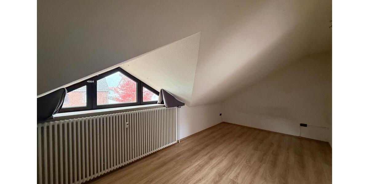 Dachgeschoßwohnung Ense - 2 Zimmer, 64 m&sup2;, 650&euro; | Angebot:26616961