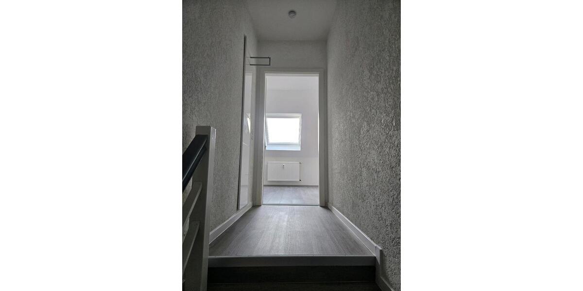 Dachgeschoßwohnung Hagen Hagen-Mitte - 1.5 Zimmer, 70 m&sup2;, 550&euro; | Angebot:25023226