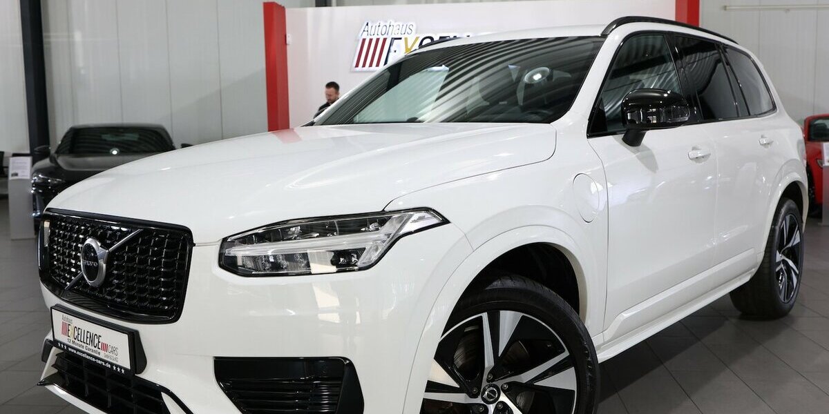 Volvo XC90 RECHARGE P-HEV AWD R-DESIGN SPORT 7-SITZER 137.000 km 37.991 &euro; Hamm 59077