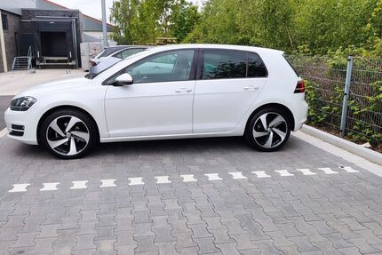 VW Golf 137.000 km 14.700 &euro; Unna 59425