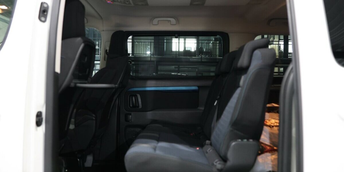 Peugeot Traveller 150 BLUE-HDI EXPERT ACTIVE L2 / 5-SITZ 50.000 km 27.444 &euro; Hamm 59077