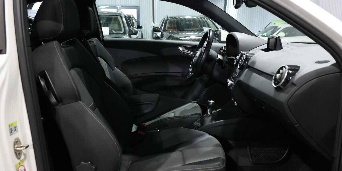 Audi A1 1.6 TDI SPORT WHITE / XENON, NAVI-MMI, LEDER 111.000 km 11.555 &euro; Hamm 59077
