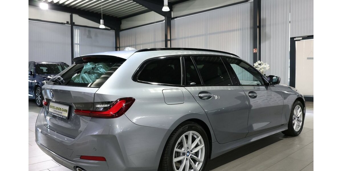 BMW 318d Touring SPORT GREY & RED LEDER,CURVED+HUD 73.000 km 28.993 &euro; Hamm 59077