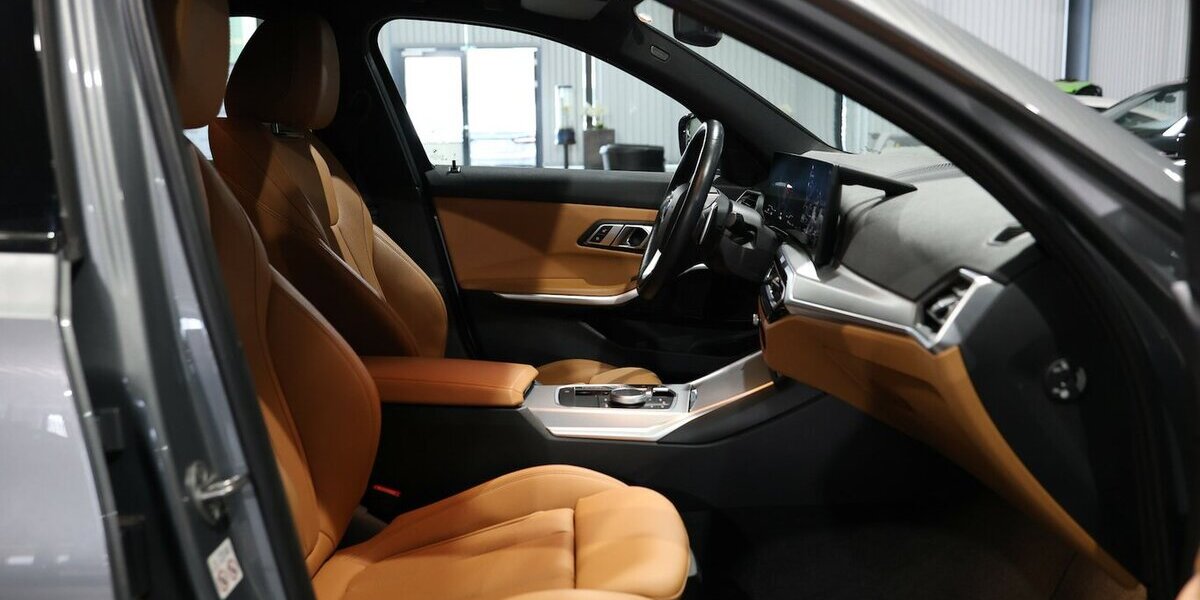 BMW 318d A Touring BUSINESS FACE-LIFT GREY & BROWN 109.000 km 26.333 &euro; Hamm 59077