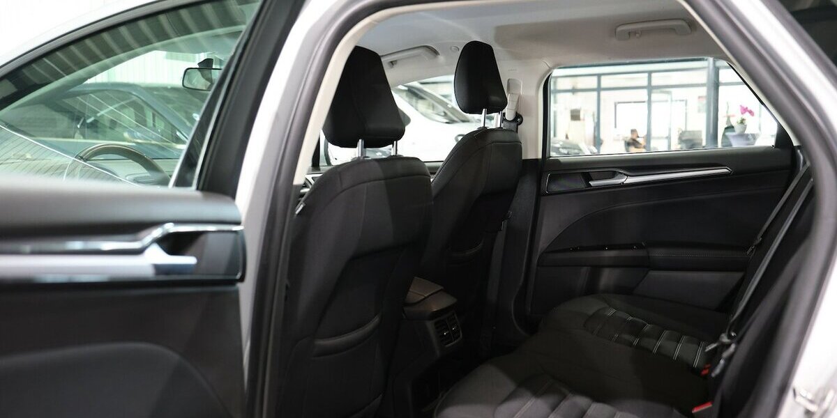 Ford Mondeo Tunier 2.0 EB BUSINESS EDITION / LED / 99.000 km 15.881 &euro; Hamm 59077