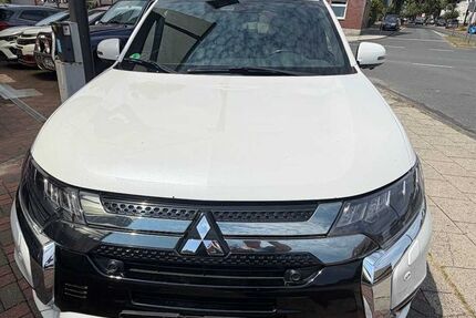 Mitsubishi Plug-in Hybrid Outlander 150.406 km 18.490 &euro; Oer- Erkenschwick 45739