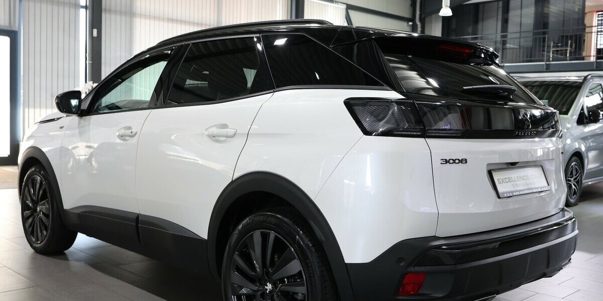 Peugeot 3008 BLUE-HDI GT-SPORT / WHITE & BLACK / SCHÖN 56.000 km 23.555 &euro; Hamm 59077
