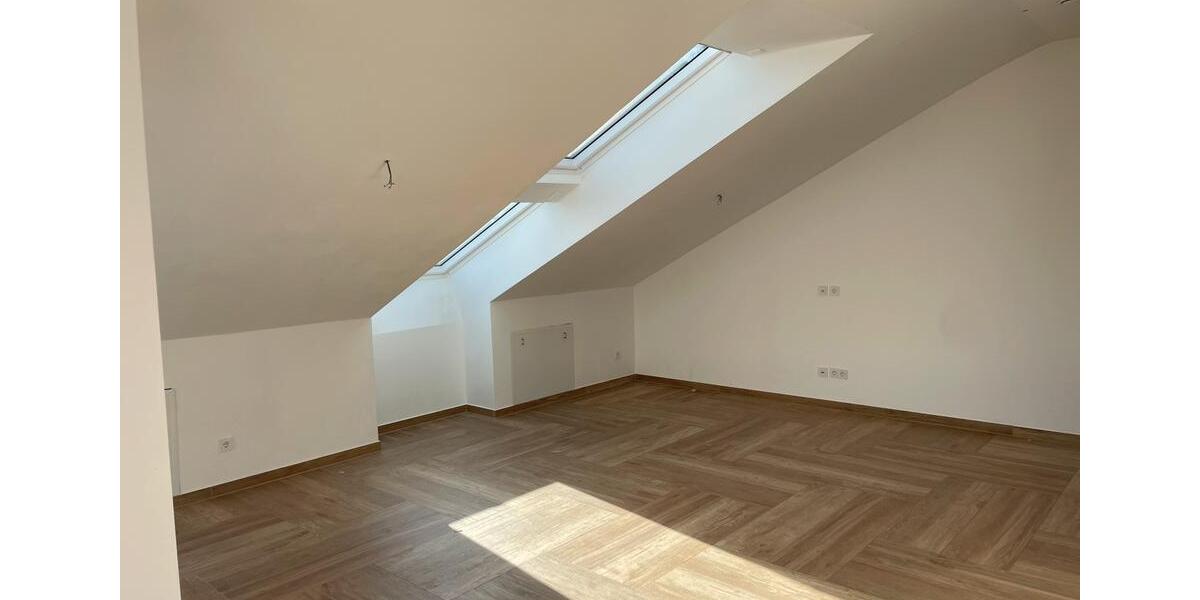 Dachgeschoßwohnung Ahlen - 4 Zimmer, 153 m&sup2;, 1.800&euro; | Angebot:24815718