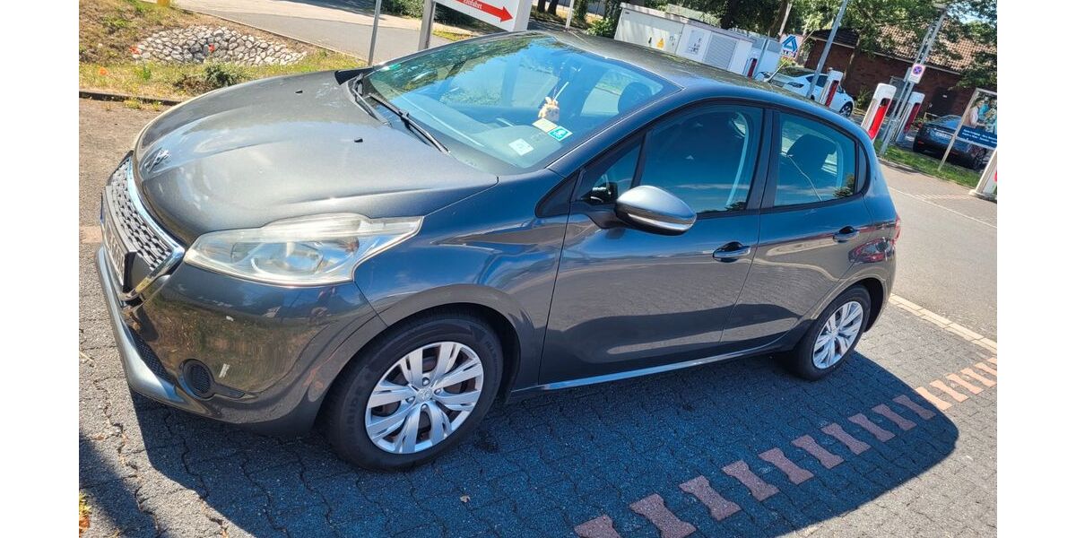 Peugeot 208 117.710 km 4.900 &euro; Bergkamen 59192