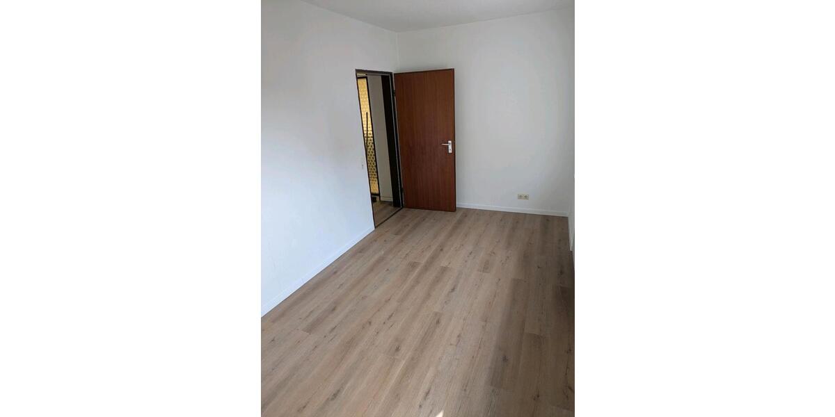 Etagenwohnung Fröndenberg (Ruhr) - 3 Zimmer, 84 m&sup2;, 650&euro; | Angebot:25635898