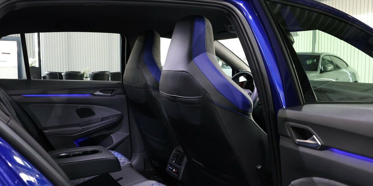 VW Golf VIII 2.0 TSI DSG 4M R-PERFROMANCE BLACK STY 40.000 km 36.777 &euro; Hamm 59077