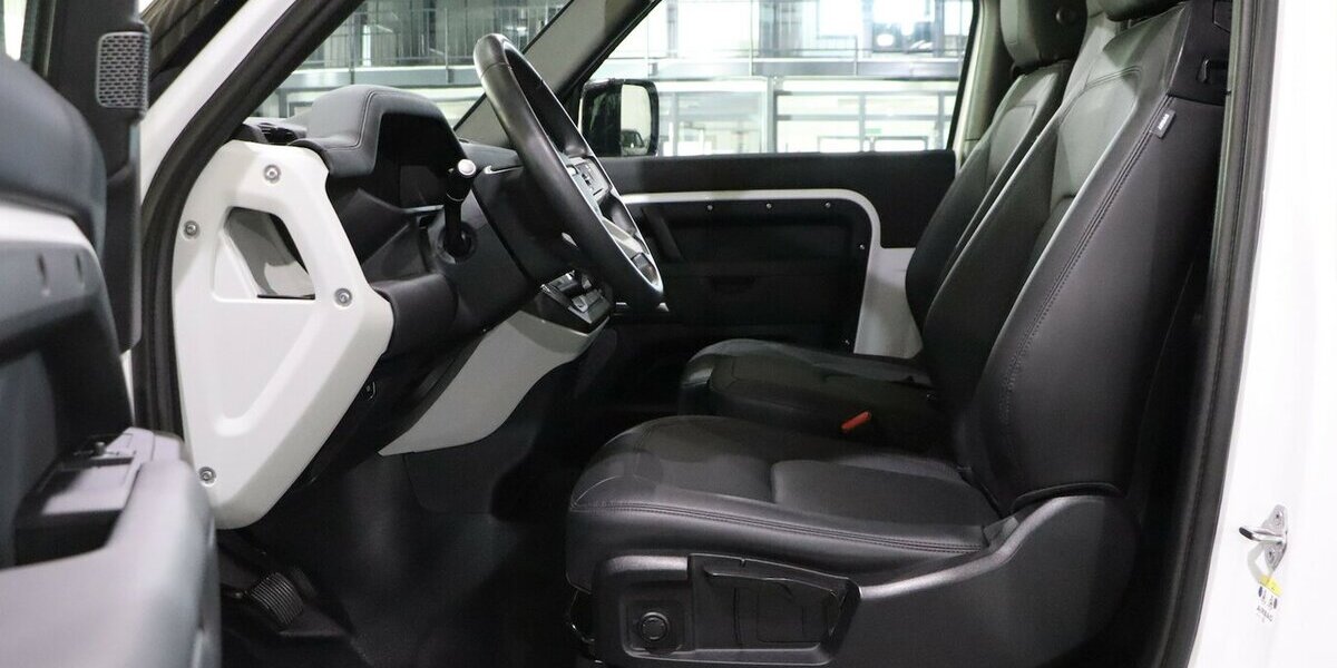 Land Rover Defender D200 90S / 6-SITZER / PANORAMA-SEITEN 69.000 km 51.991 &euro; Hamm 59077