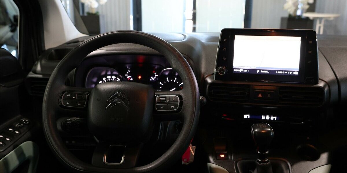 Citroen Berlingo 1.5 BLUE-HDI FEEL XL130 / 7-SITZER / 136.000 km 15.997 &euro; Hamm 59077