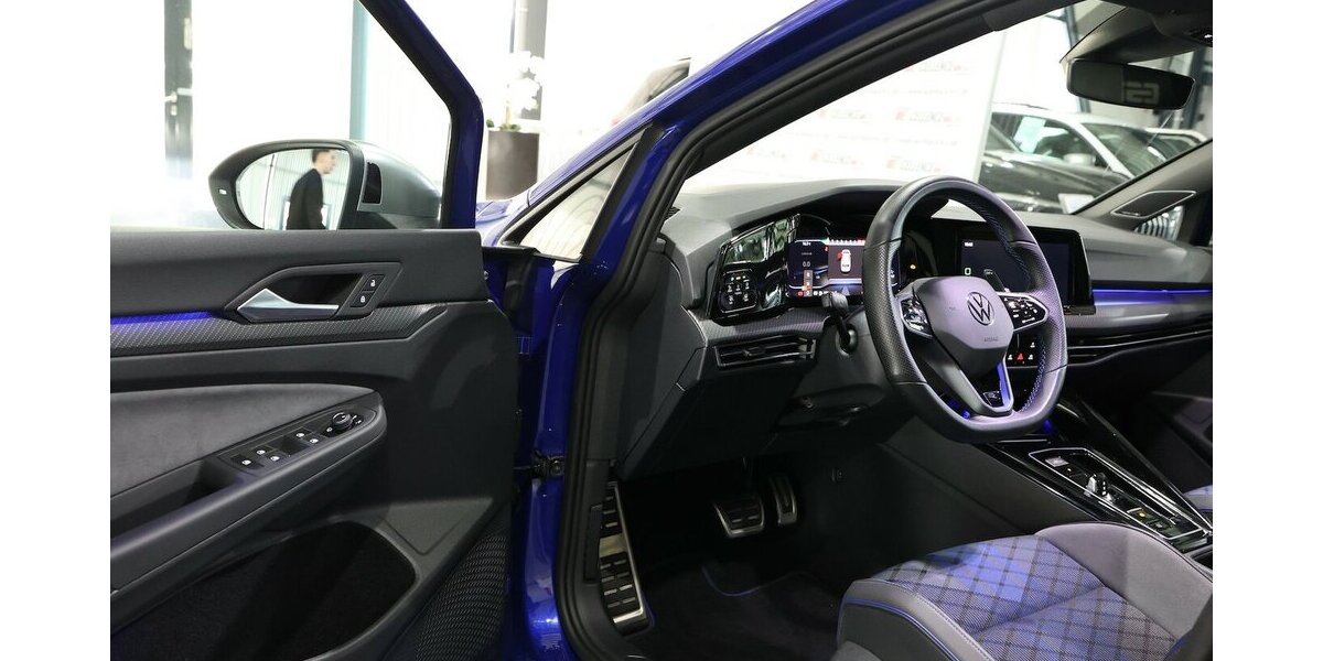 VW Golf VIII 2.0 TSI DSG 4M R-PERFROMANCE BLACK STY 40.000 km 36.777 &euro; Hamm 59077