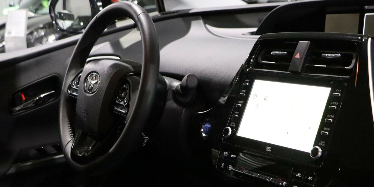 Toyota Prius Plug-in Hybrid EXECUTIVE / LED, VC+HEAD-UP 34.000 km 25.777 &euro; Hamm 59077