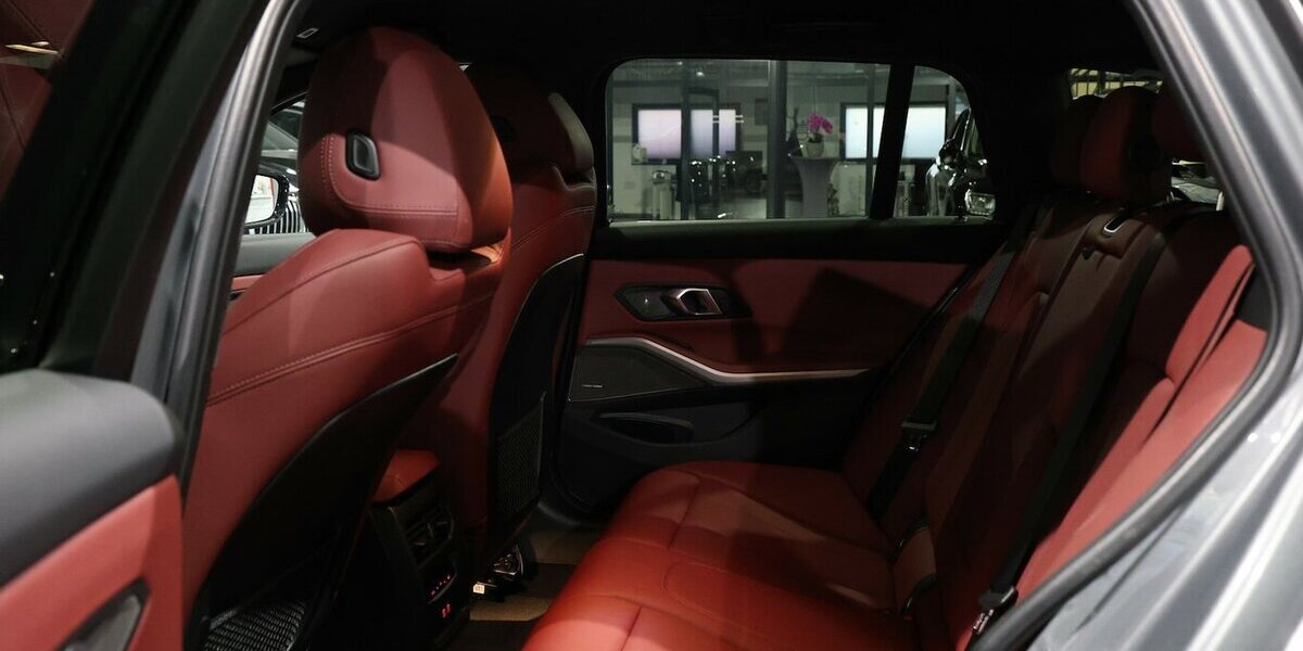 BMW 318d Touring SPORT GREY & RED LEDER,CURVED+HUD 73.000 km 28.993 &euro; Hamm 59077